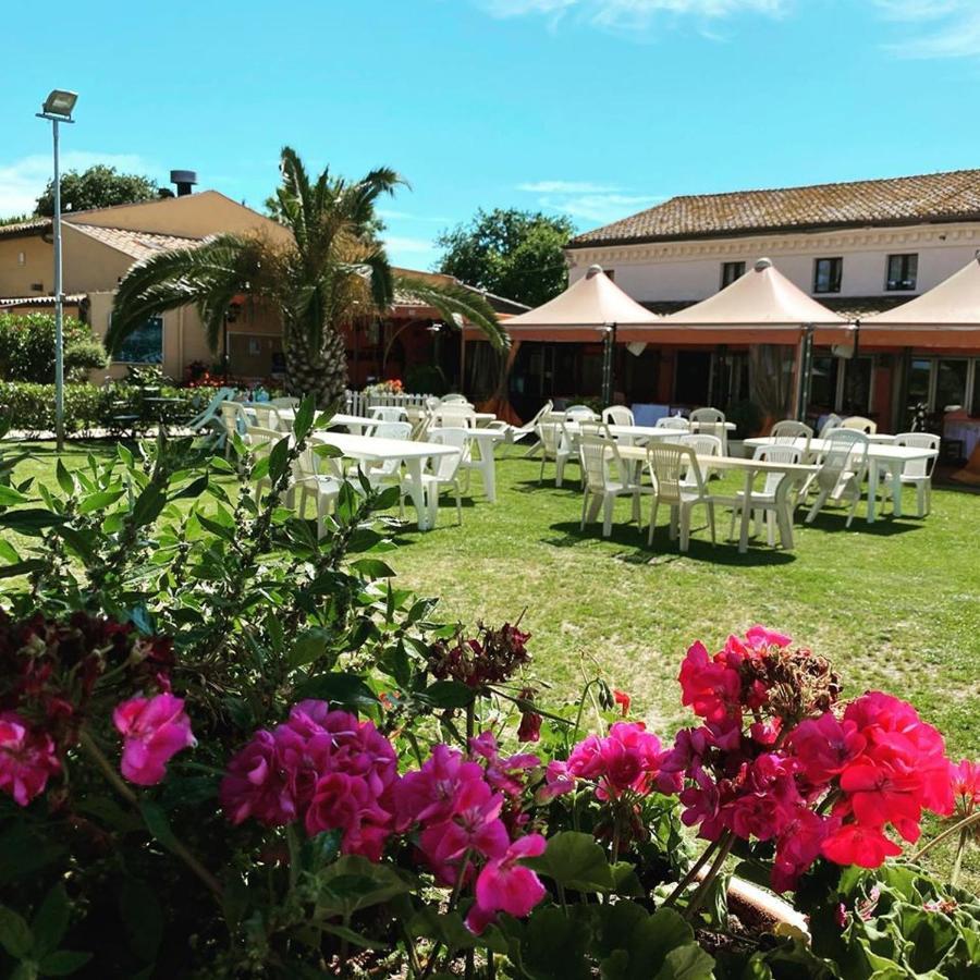 Locanda Del Tavolo Matto Potenza Picena Exteriör bild