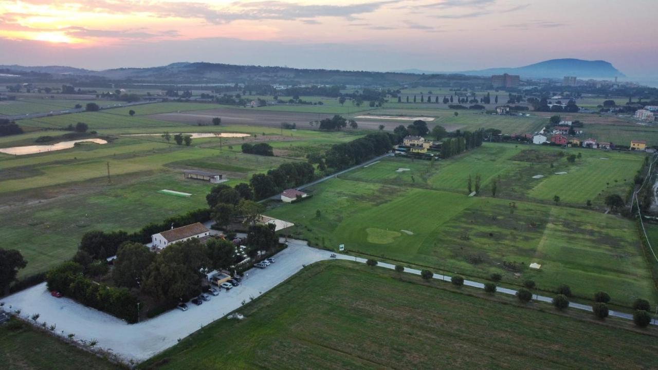 Locanda Del Tavolo Matto Potenza Picena Exteriör bild